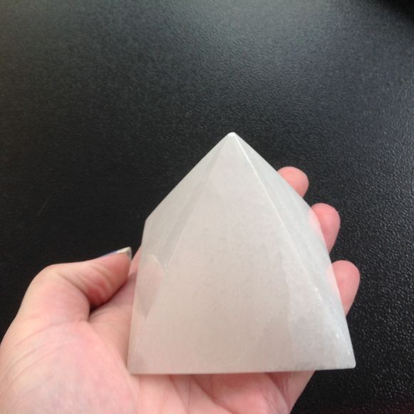 Selenite Pyramid 6cm Selenite Pyramid 6cm